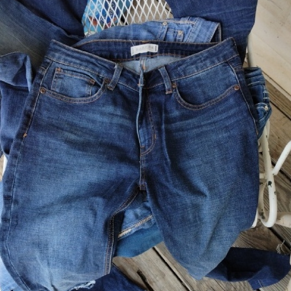 Stylish Indigo Women's Straight Leg Jeans